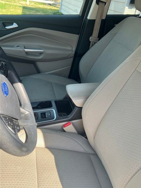 Used 2018 Ford Escape SE image 3
