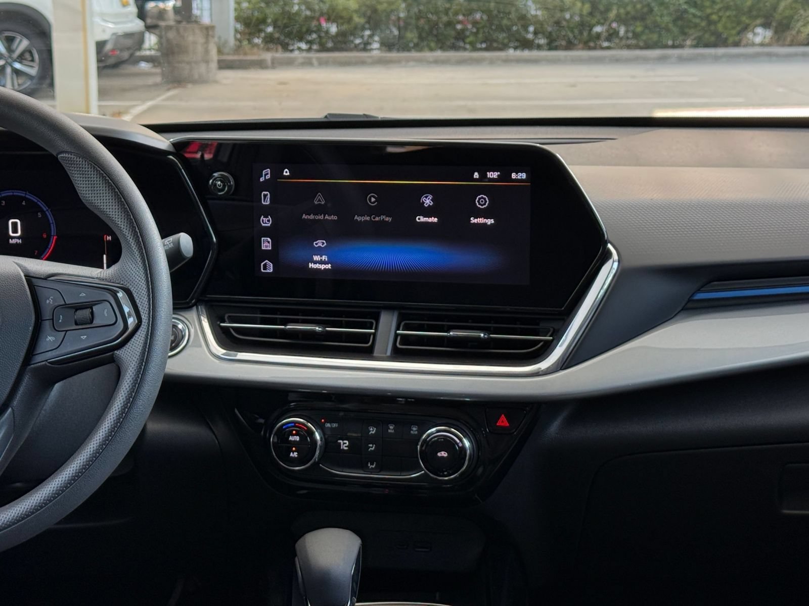 Used 2025 Chevrolet Trax LT FWD image 17