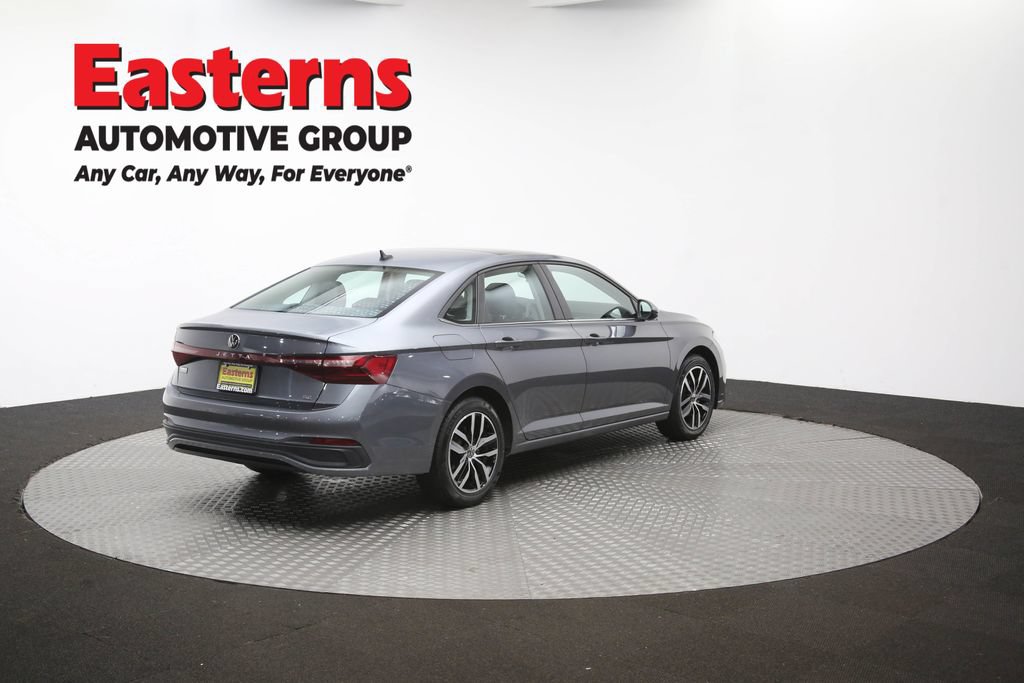 Used 2025 Volkswagen Jetta SE FWD image 40