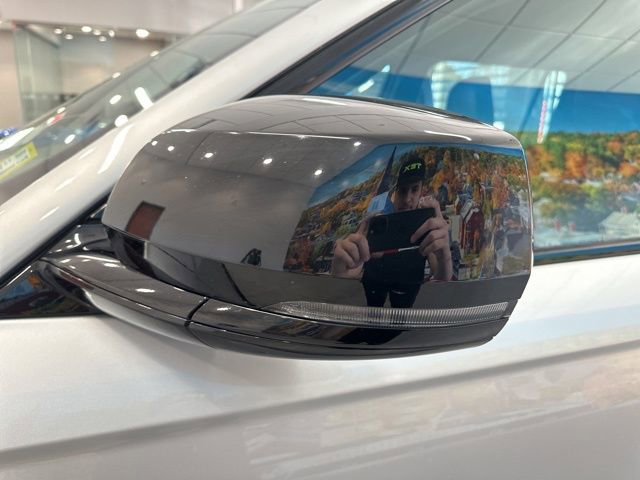 Used 2023 Jeep Grand Cherokee L Laredo image 16