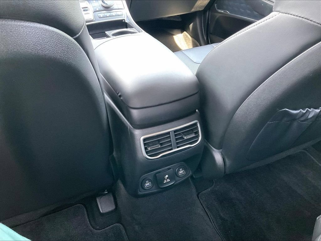 Used 2022 Hyundai Santa Fe Limited AWD/4WD image 27