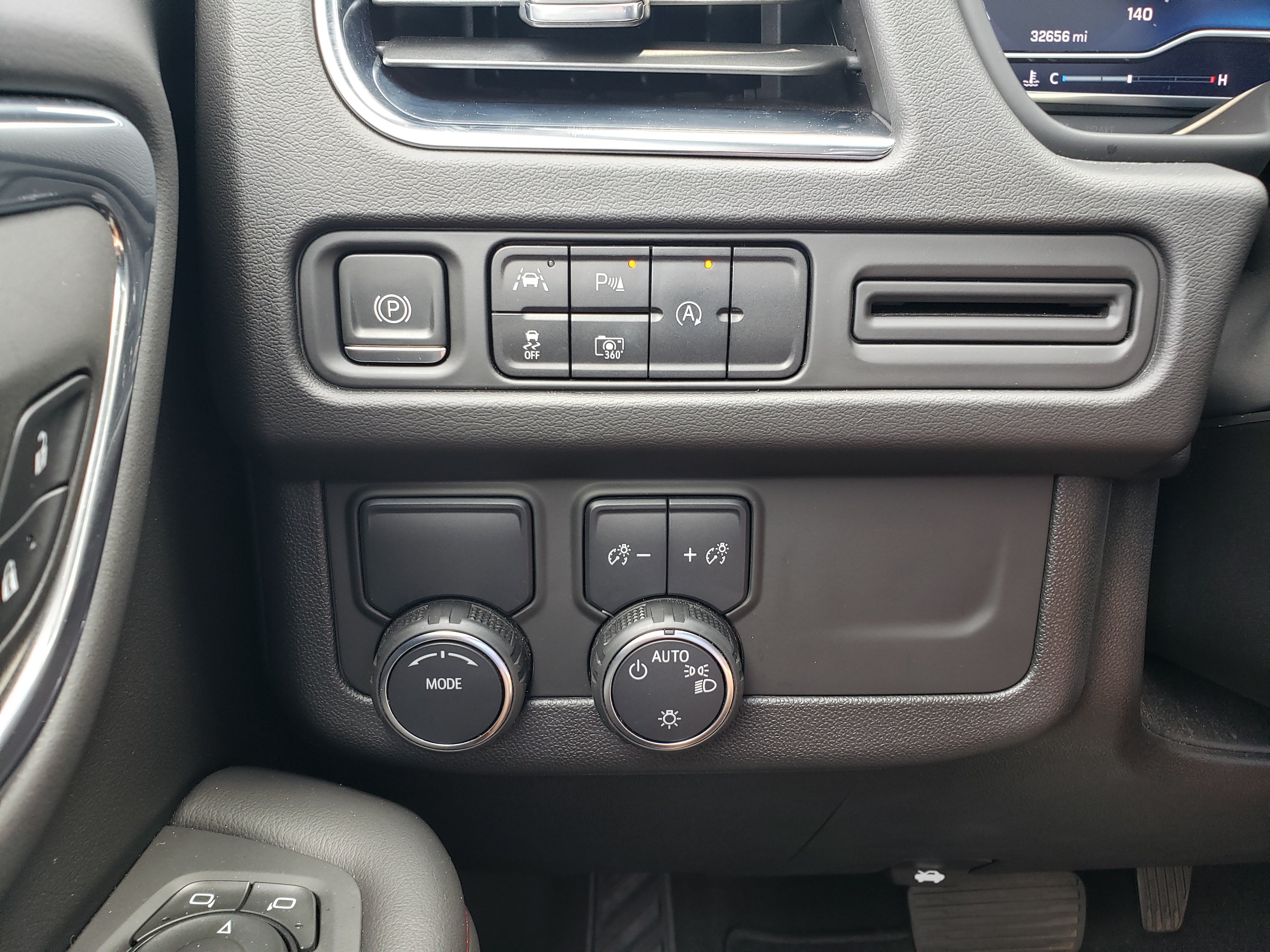 Used 2023 Chevrolet Tahoe RST w/ Luxury Package RWD image 17