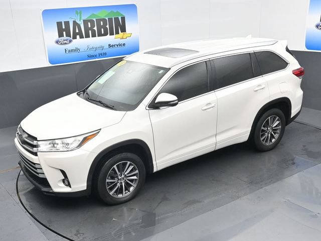 Used 2018 Toyota Highlander XLE FWD image 24