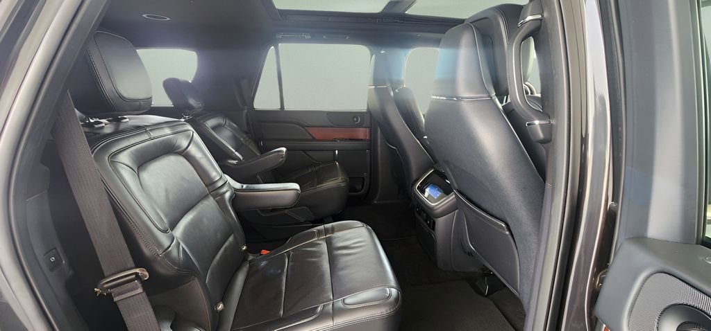 Used 2023 Lincoln Navigator Reserve image 23