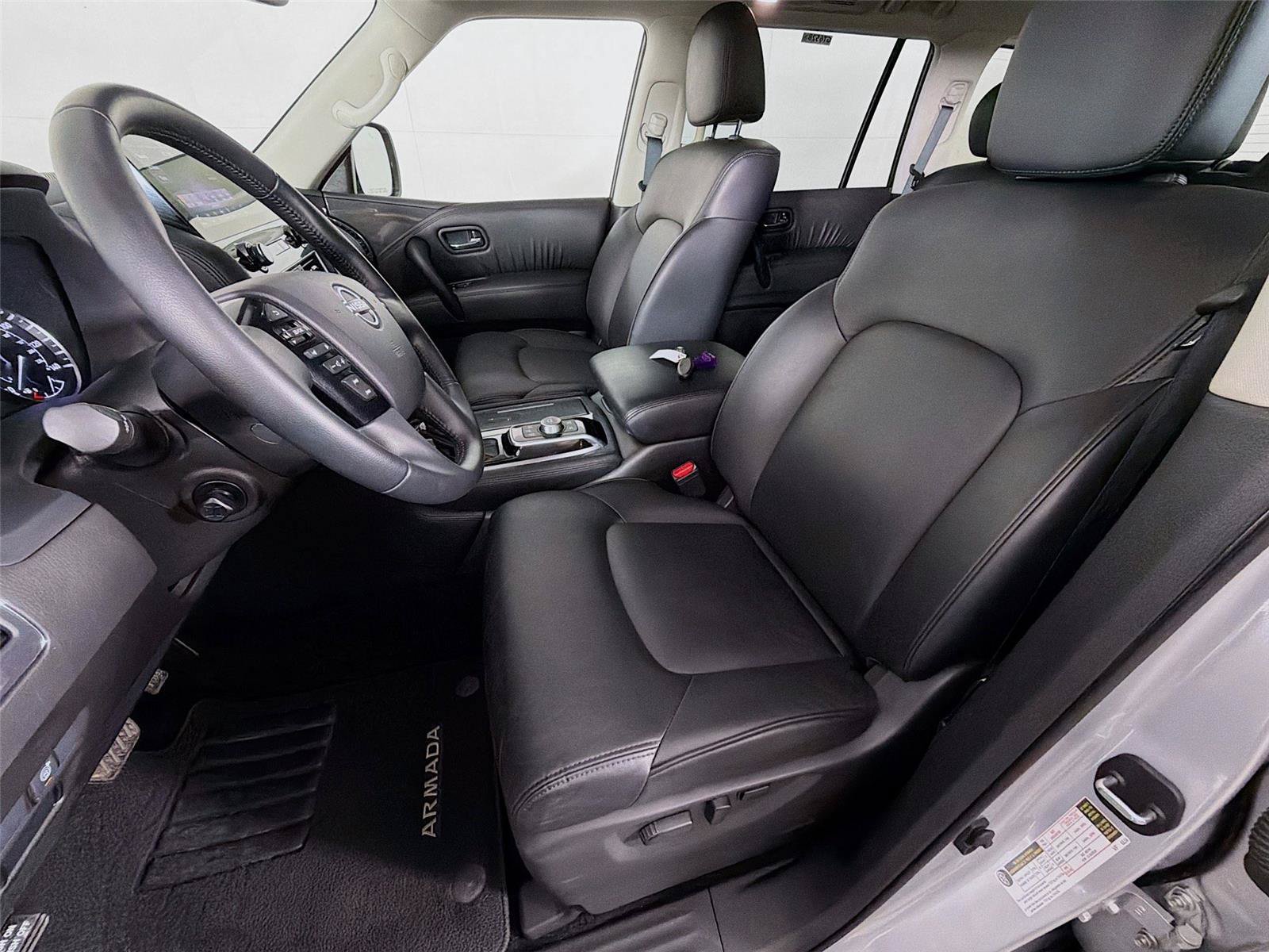 Used 2024 Nissan Armada SV AWD/4WD image 2