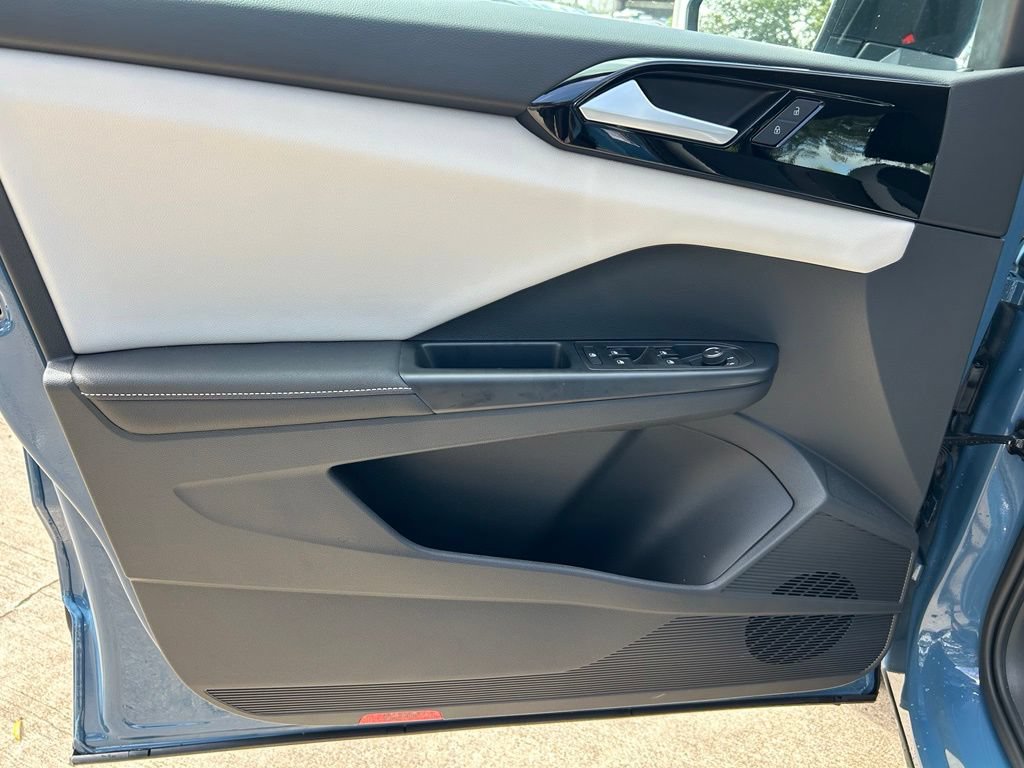 New 2026 Volkswagen Taos S FWD image 17