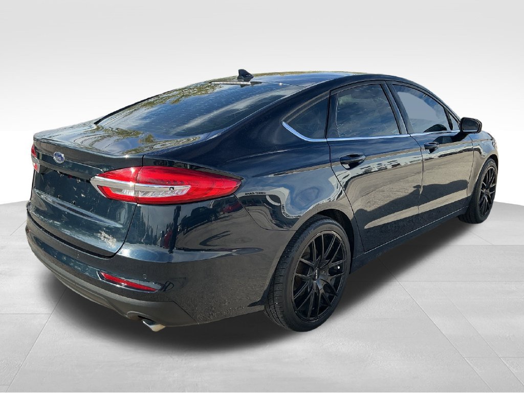 Used 2020 Ford Fusion SE FWD image 6