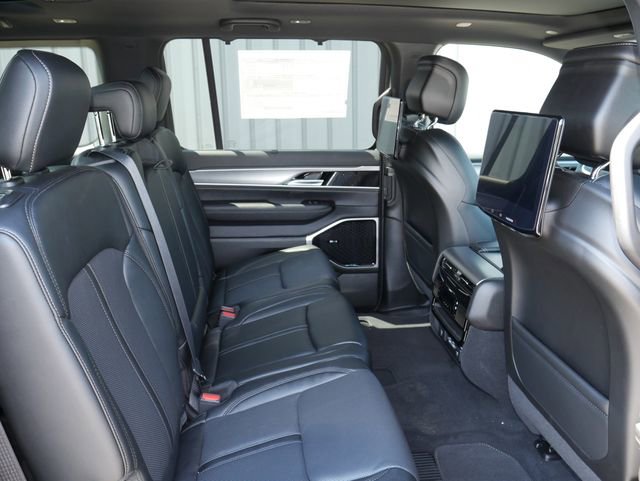 New 2026 Jeep Grand Wagoneer Limited AWD/4WD image 24
