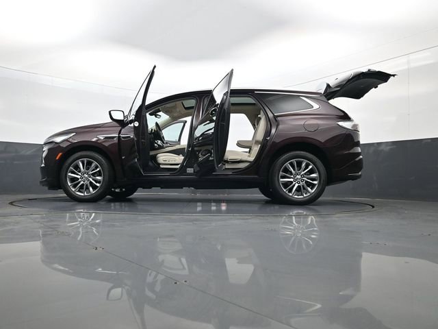 Used 2023 Buick Enclave Avenir w/ Avenir Technology Package image 35
