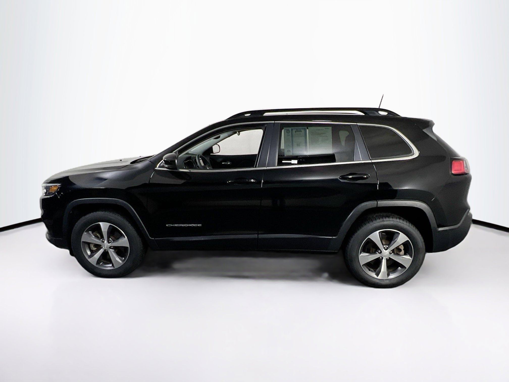 Used 2022 Jeep Cherokee Limited image 8