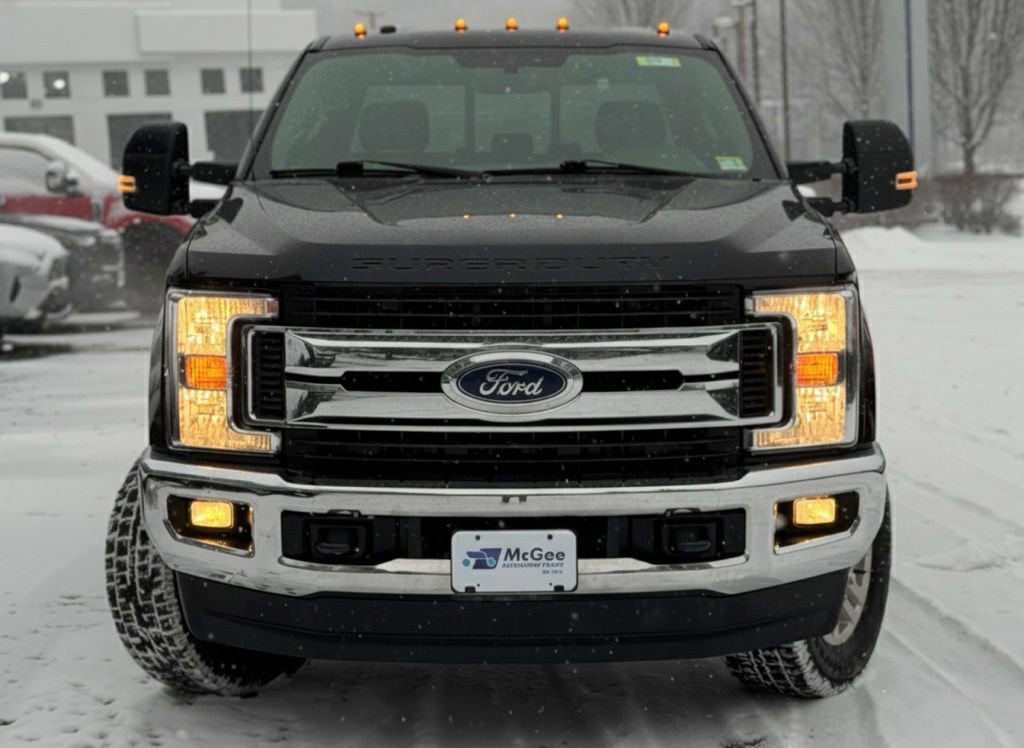 Used 2017 Ford F250 XLT w/ XLT Value Package image 2