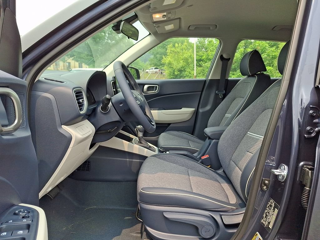 New 2026 Hyundai Venue SEL FWD image 10