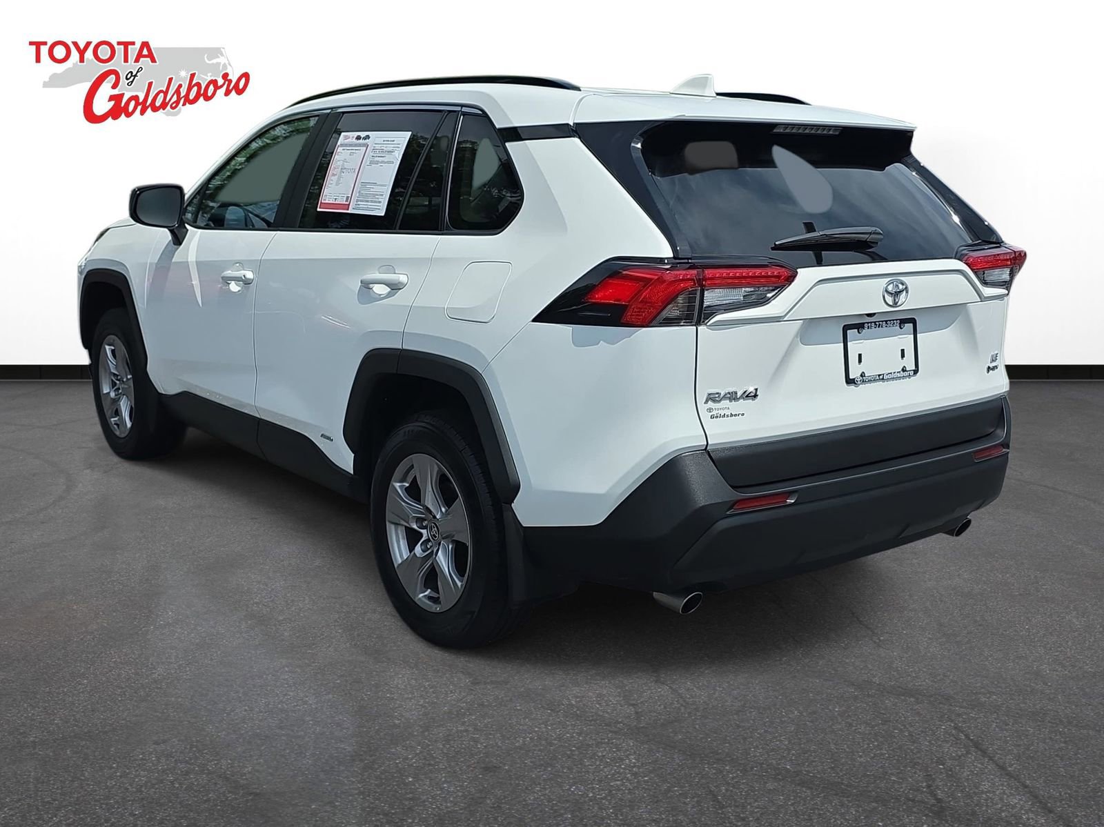 Used 2025 Toyota RAV4 LE AWD/4WD image 7