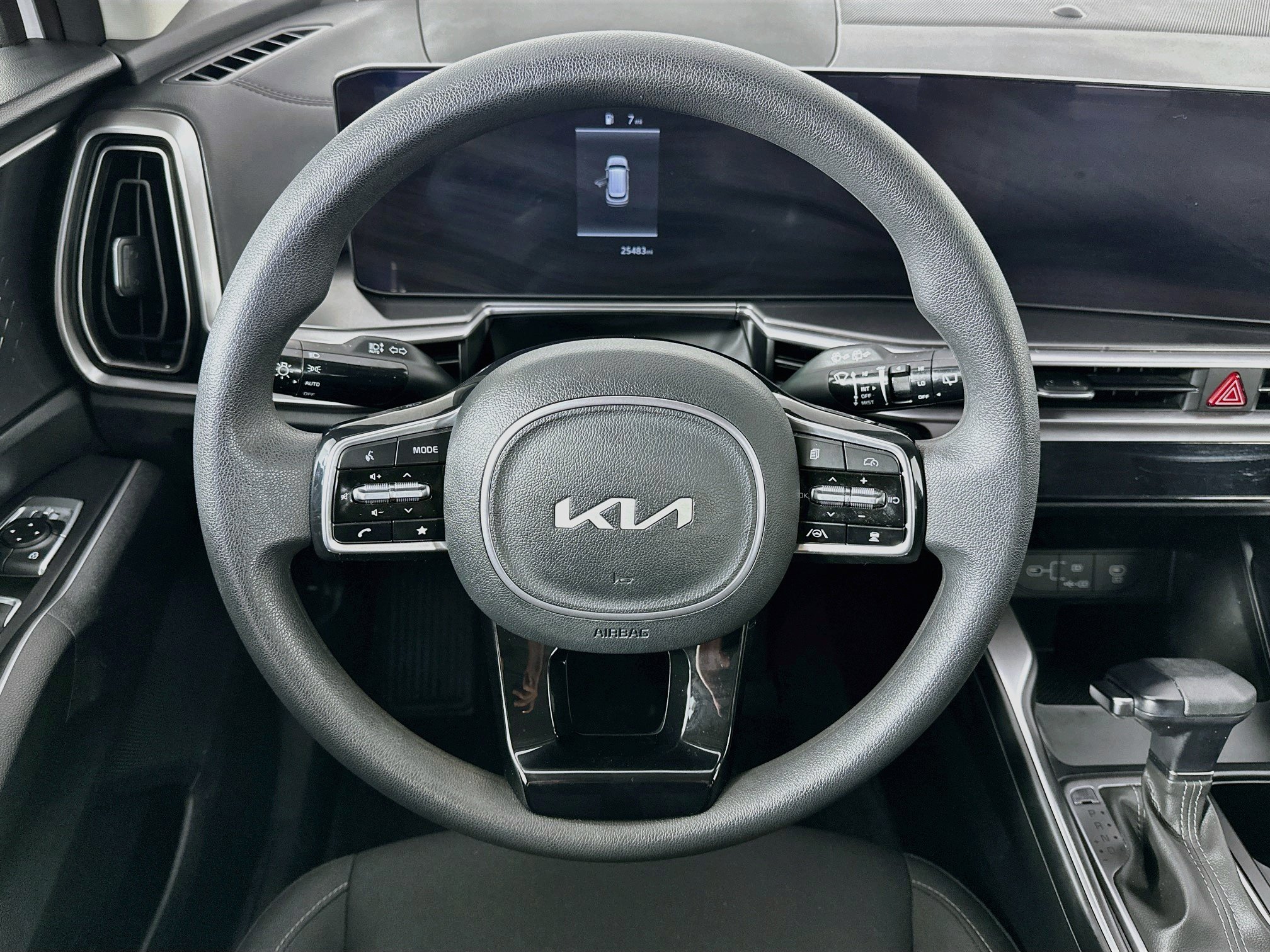 Used 2025 Kia Sorento LX FWD image 18