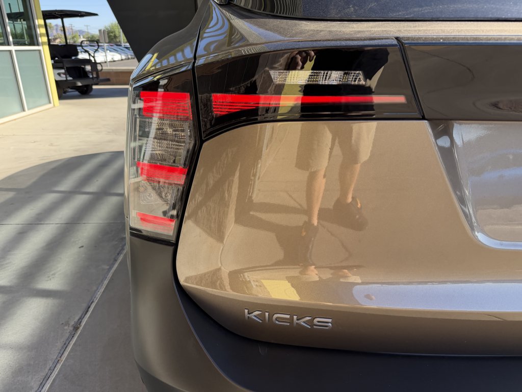 Used 2025 Nissan Kicks SV AWD/4WD image 14