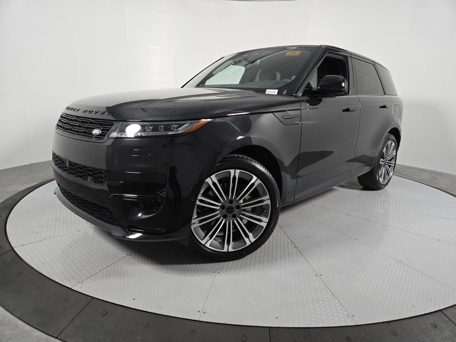 New 2026 Land Rover Range Rover Sport Dynamic SE image 1