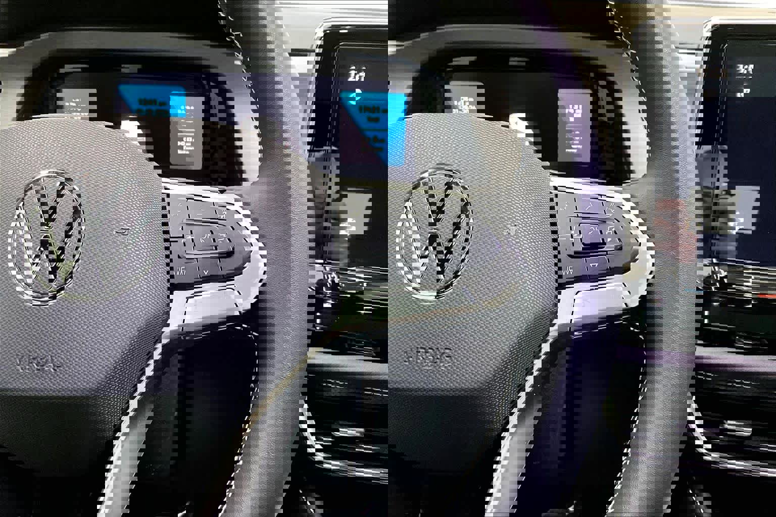 Used 2024 Volkswagen Atlas Cross Sport SE w/ Panoramic Sunroof Package image 23