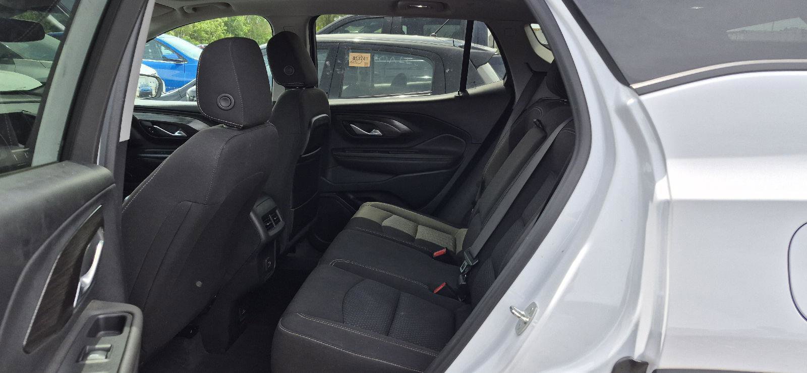 Used 2022 GMC Terrain SLE w/ Driver Convenience Package FWD image 7