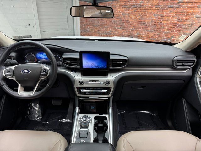 Certified 2022 Ford Explorer XLT w/ Equipment Group 202A image 12