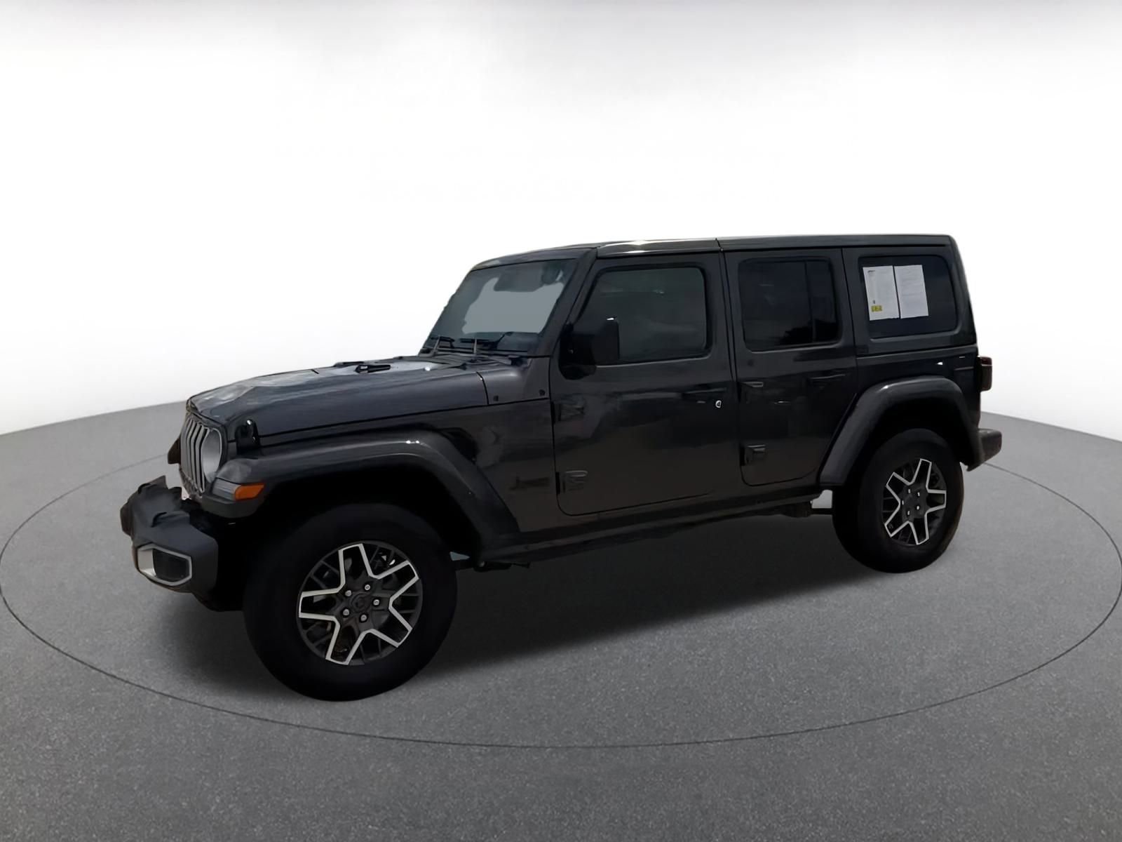 Used 2025 Jeep Wrangler Sahara image 7