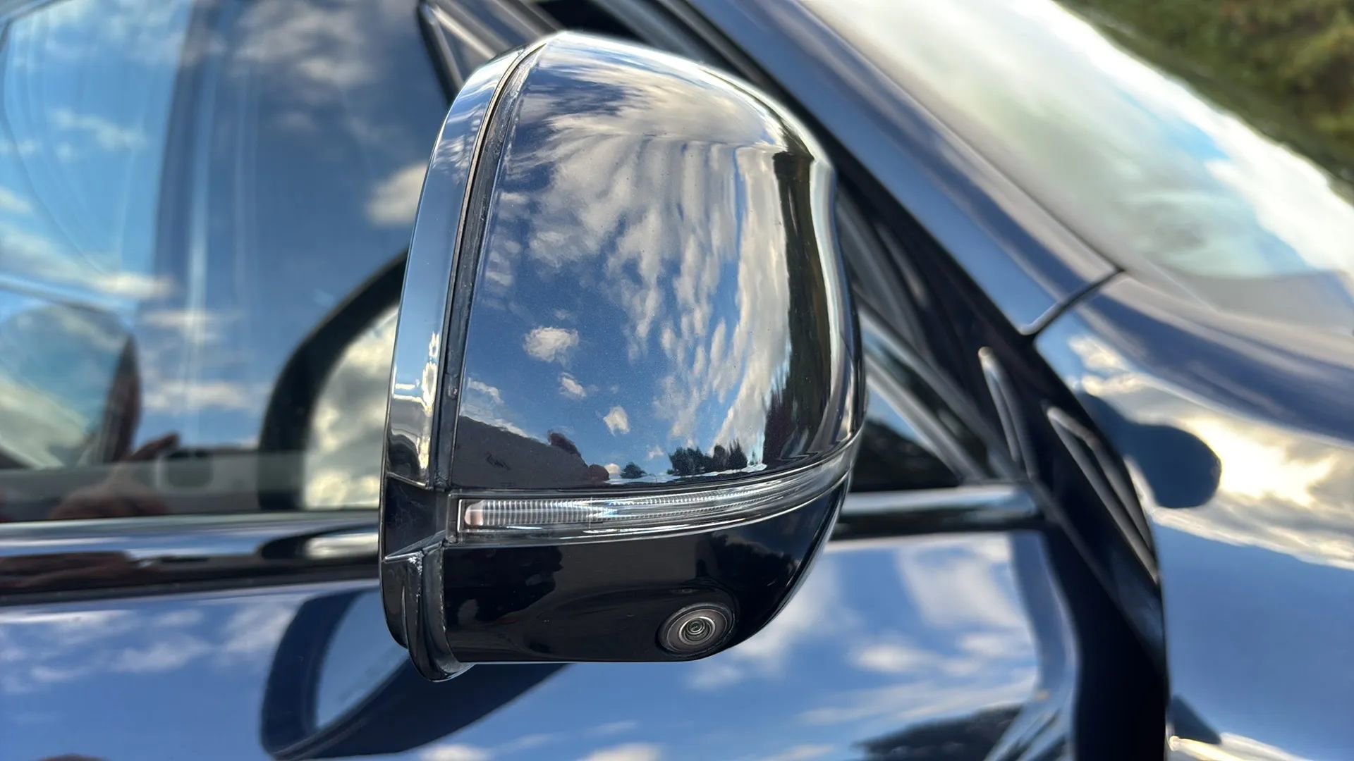 Used 2020 BMW X7 xDrive40i w/ M Sport Package image 34