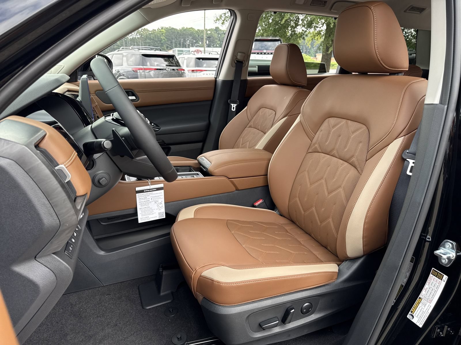 New 2026 Nissan Pathfinder Platinum FWD image 18