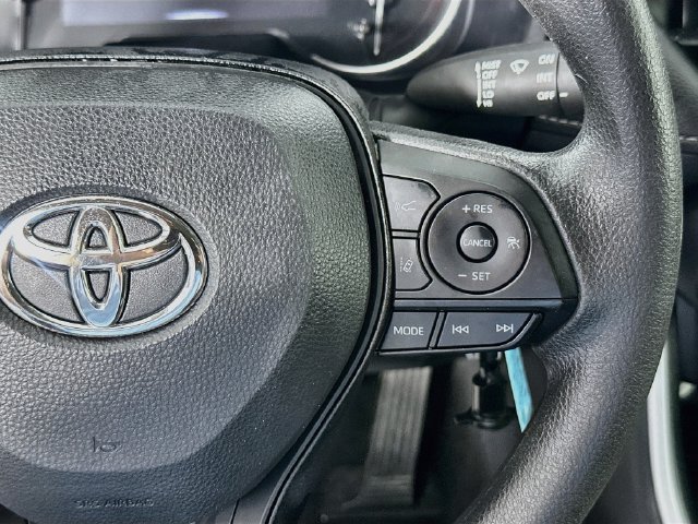Used 2025 Toyota RAV4 LE AWD/4WD image 20