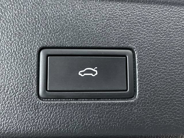 Certified 2024 Volkswagen Atlas Cross Sport SE w/ Panoramic Sunroof Package FWD image 6