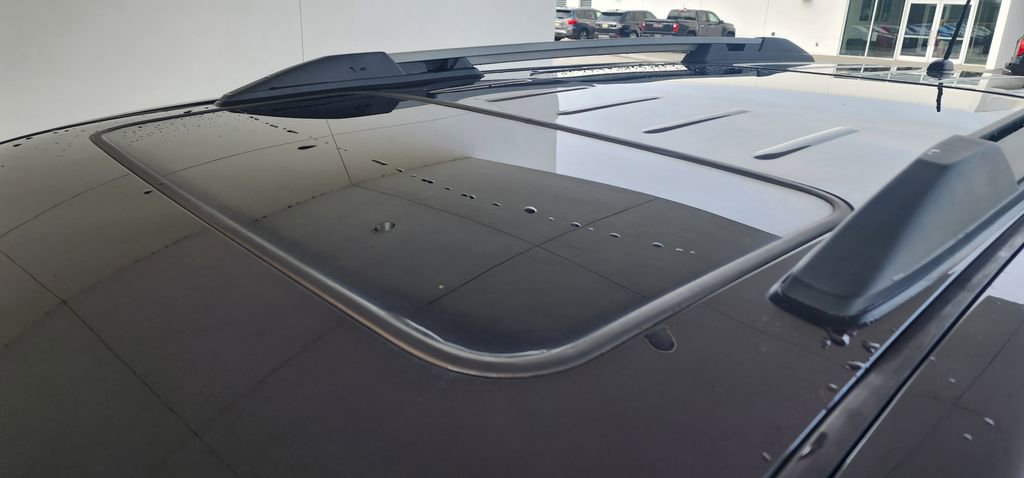 Used 2015 GMC Acadia SLT image 11