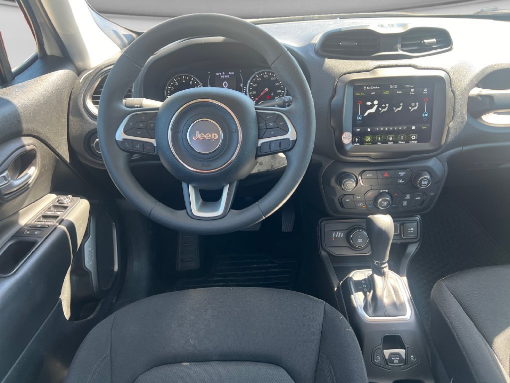 Used 2023 Jeep Renegade Latitude AWD/4WD image 17