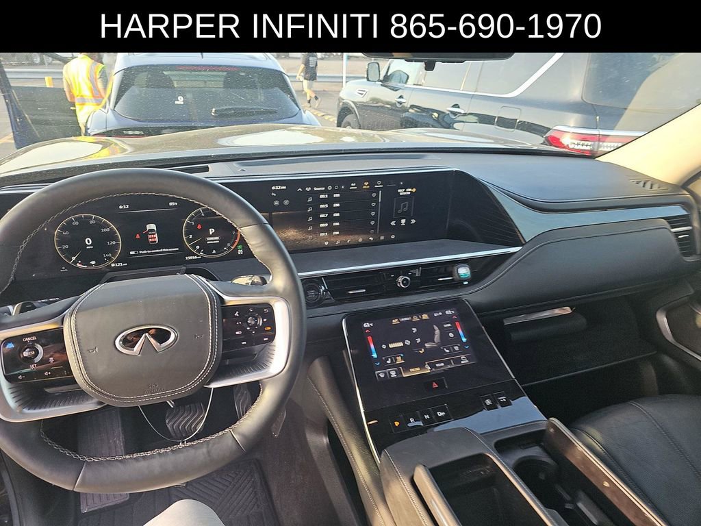 Used 2025 INFINITI QX80 Sensory AWD/4WD image 7