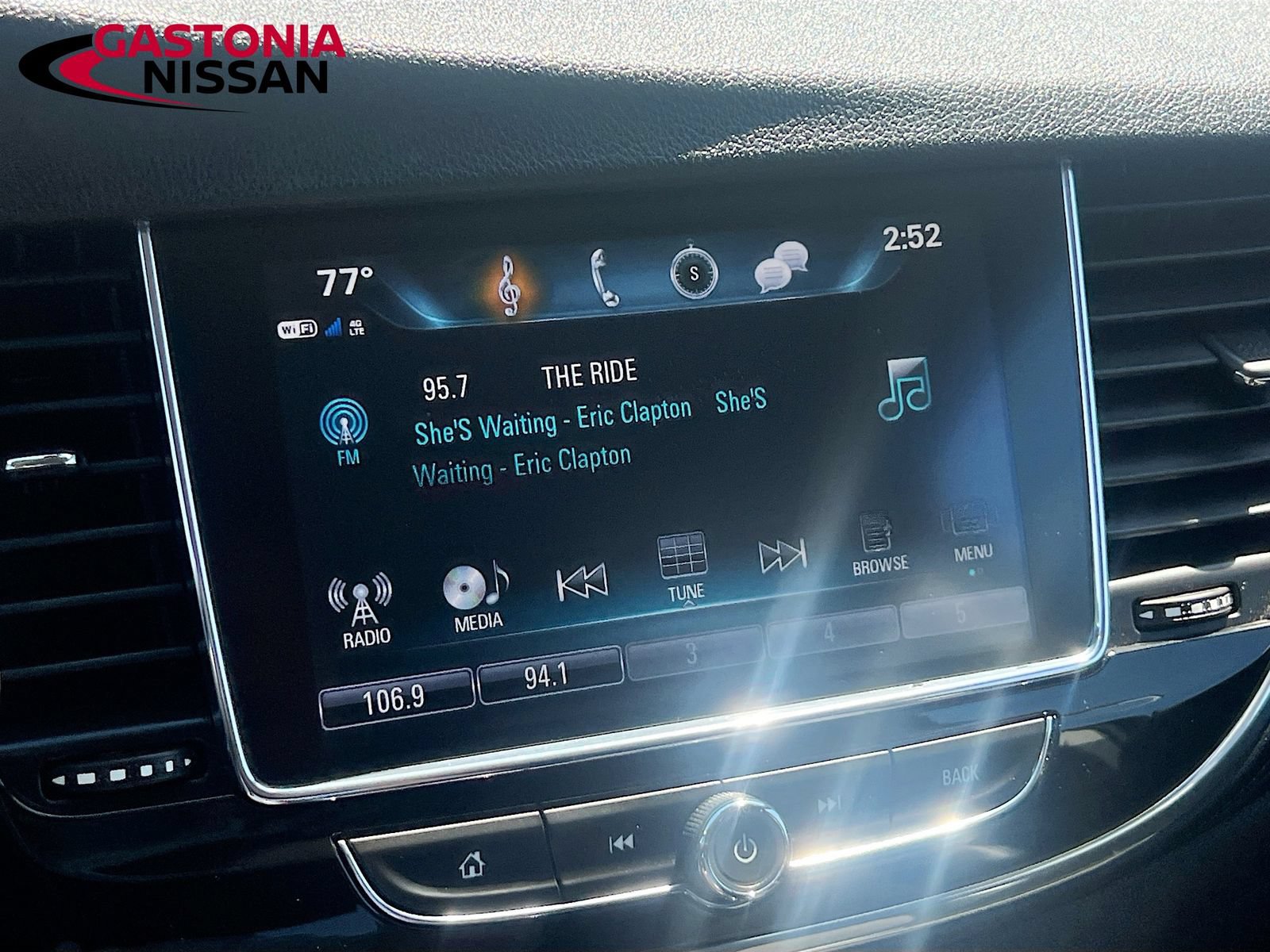 Used 2020 Buick Encore Preferred FWD image 19