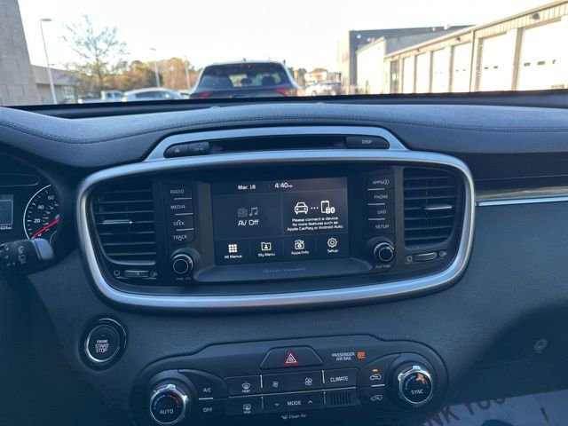 Used 2017 Kia Sorento LX w/ LX Convenience Package image 10
