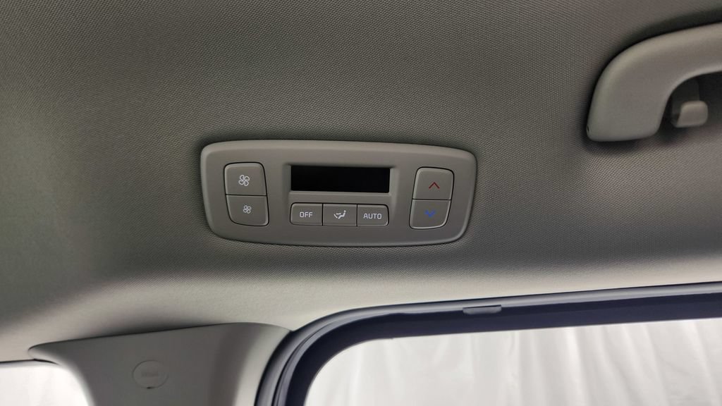 New 2027 Kia Carnival FWD image 17