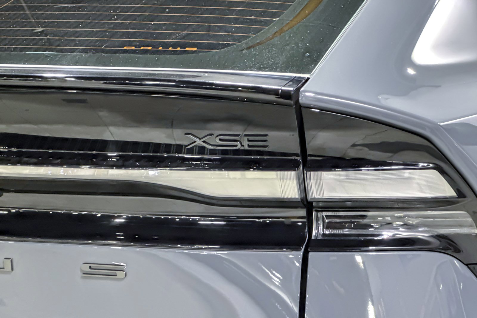 Used 2025 Toyota Prius Plug-In Hybrid image 12