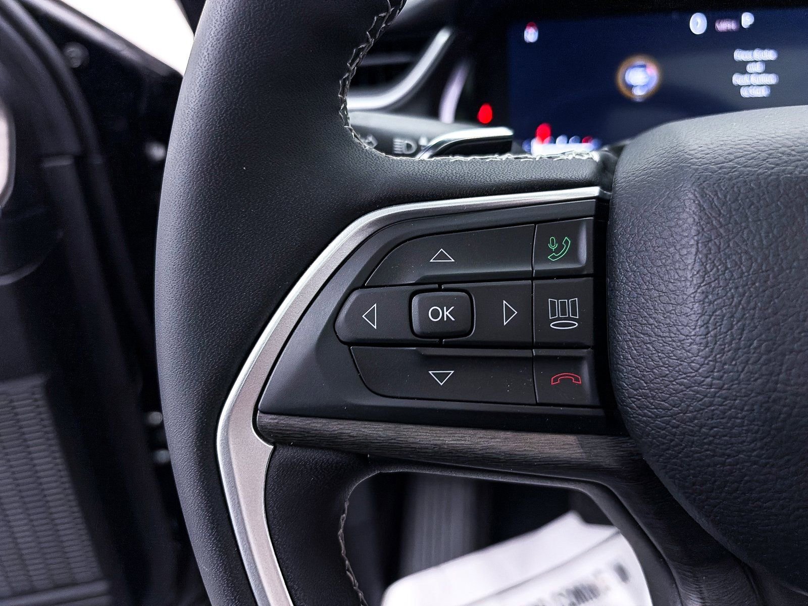 Used 2024 Jeep Grand Cherokee L Limited w/ Luxury Tech Group II image 32