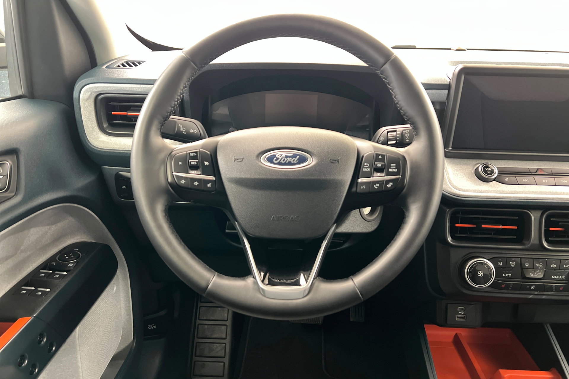 Used 2024 Ford Maverick XLT w/ XLT Luxury Package image 13