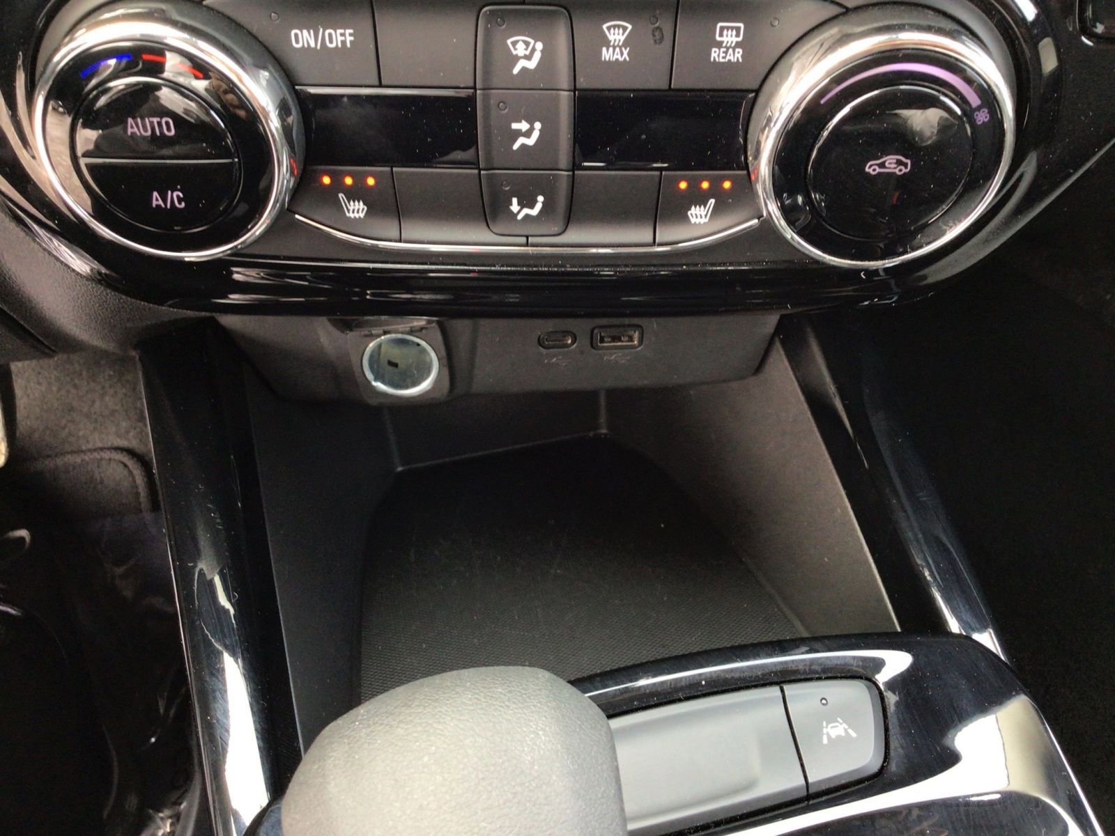 Used 2025 Chevrolet Trax LT w/ LT Convenience Package image 21