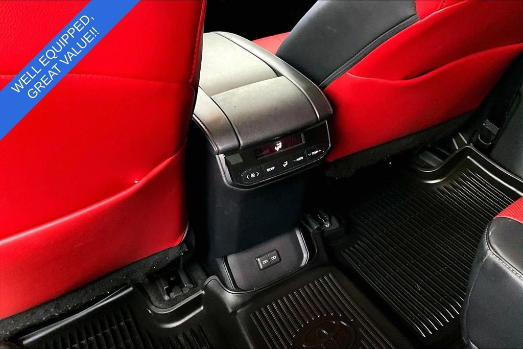 Used 2023 Toyota Highlander XSE image 32