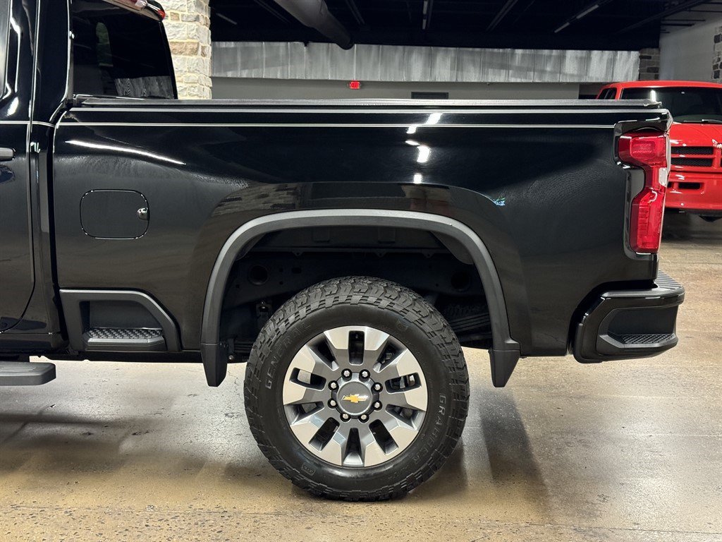 Used 2024 Chevrolet Silverado 2500 Custom w/ Custom Value Package AWD/4WD image 8