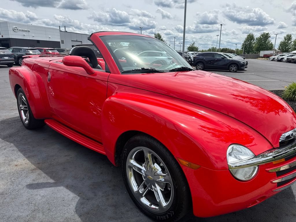 Used 2004 Chevrolet SSR w/ Preferred Equipment Group RWD image 3