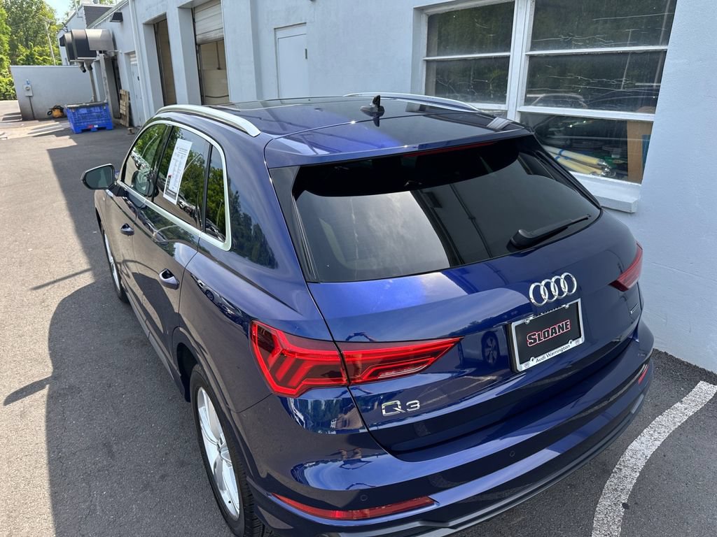 Certified 2022 Audi Q3 2.0T Premium Plus w/ Premium Plus Package AWD/4WD image 19