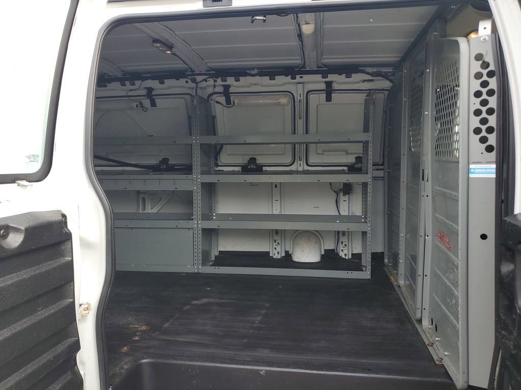 Used 2015 Chevrolet Express 2500 w/ Express Access Plus Package image 8