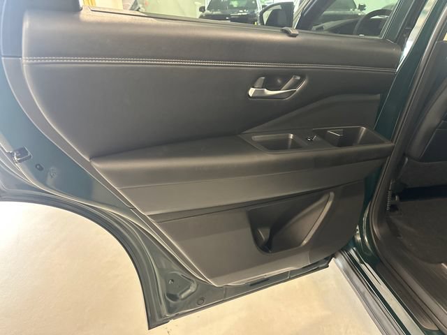 Used 2024 Nissan Pathfinder Platinum w/ Cargo Package AWD/4WD image 32