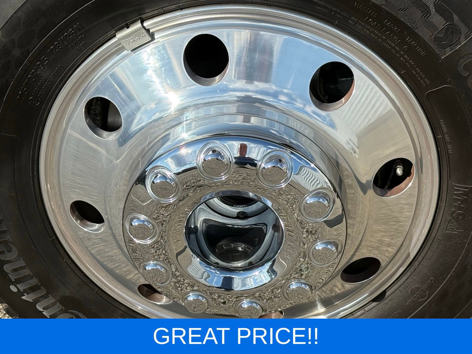 Used 2025 Ford F450 King Ranch w/ Chrome Package AWD/4WD image 17