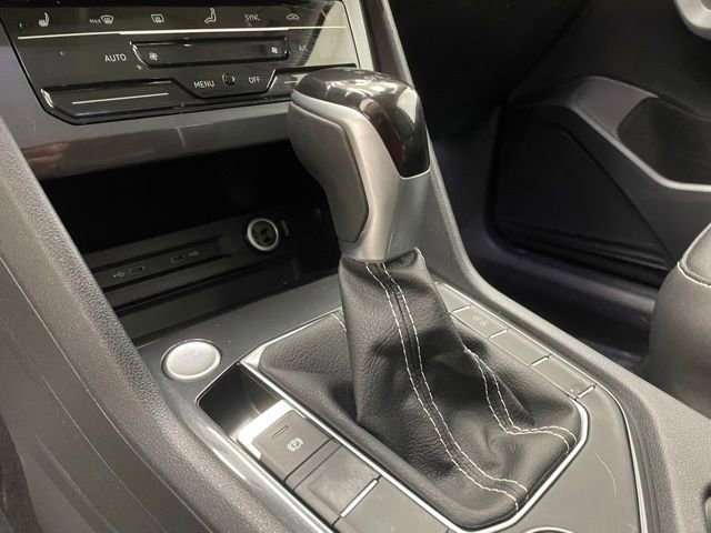 Used 2022 Volkswagen Tiguan SE AWD/4WD image 12