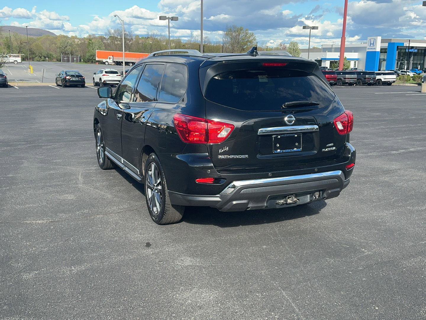 Used 2019 Nissan Pathfinder Platinum image 9