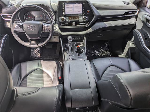 Used 2021 Toyota Highlander XSE AWD/4WD image 19