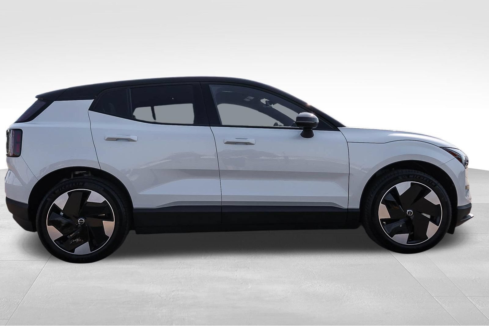 New 2026 Volvo EX30 Plus w/ Protection Package Premier AWD/4WD image 4