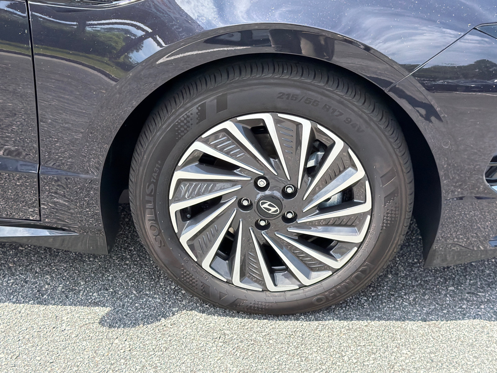 Certified 2025 Hyundai Sonata Limited FWD image 13